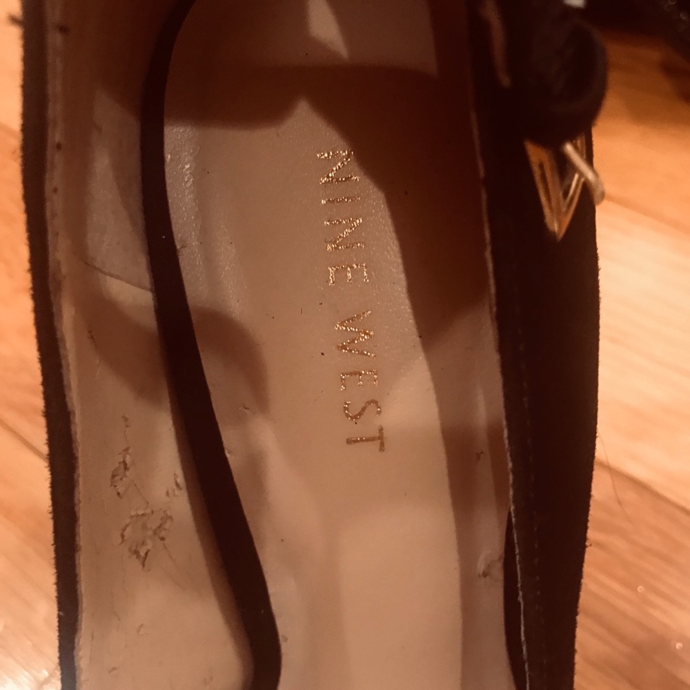 Shoes - Picture 7 of 8